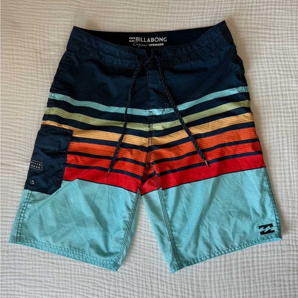 Billabong Men's Vibrant Striped Board Shorts Size 30